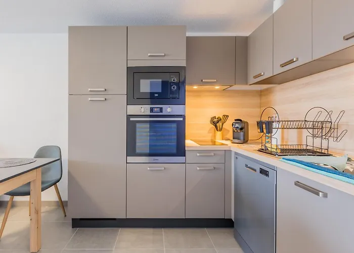 Le Prestigieux Acces Direct Port Et Daire *
