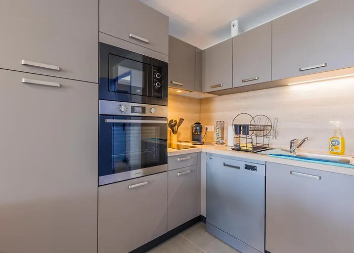 Le Prestigieux Acces Direct Port Et