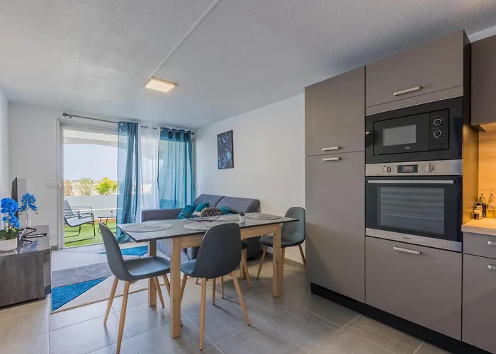 Le Prestigieux Acces Direct Port Et Daire *